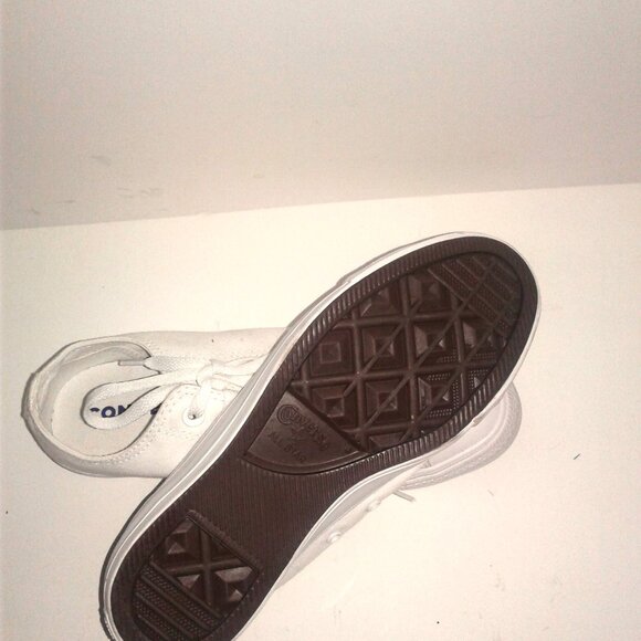 Chuck Taylor All Star Mono White Canvas Low Top - Picture 2 of 4